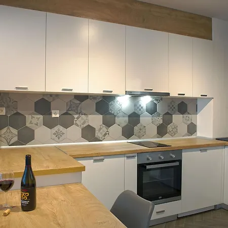 Apartment 3 *